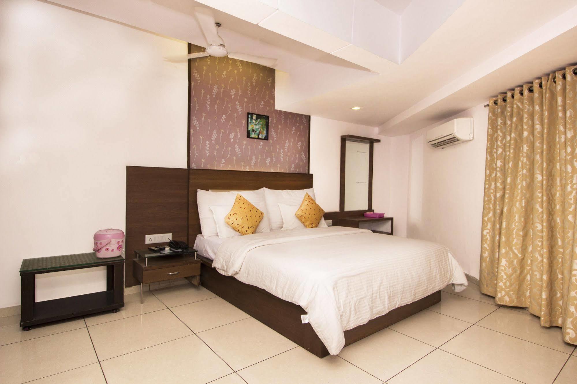 Hotel Salute Ahmedabad Exterior foto