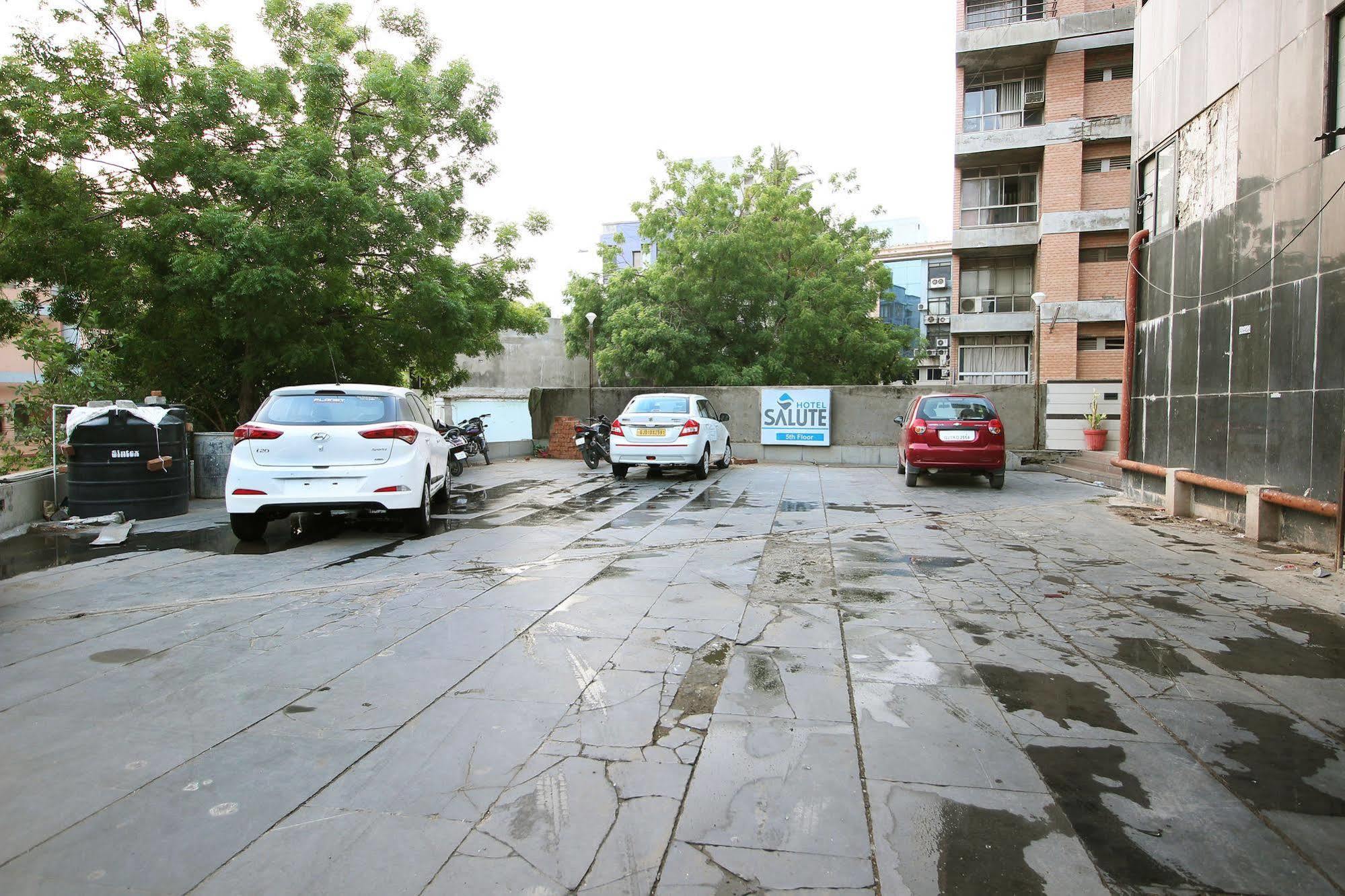 Hotel Salute Ahmedabad Exterior foto