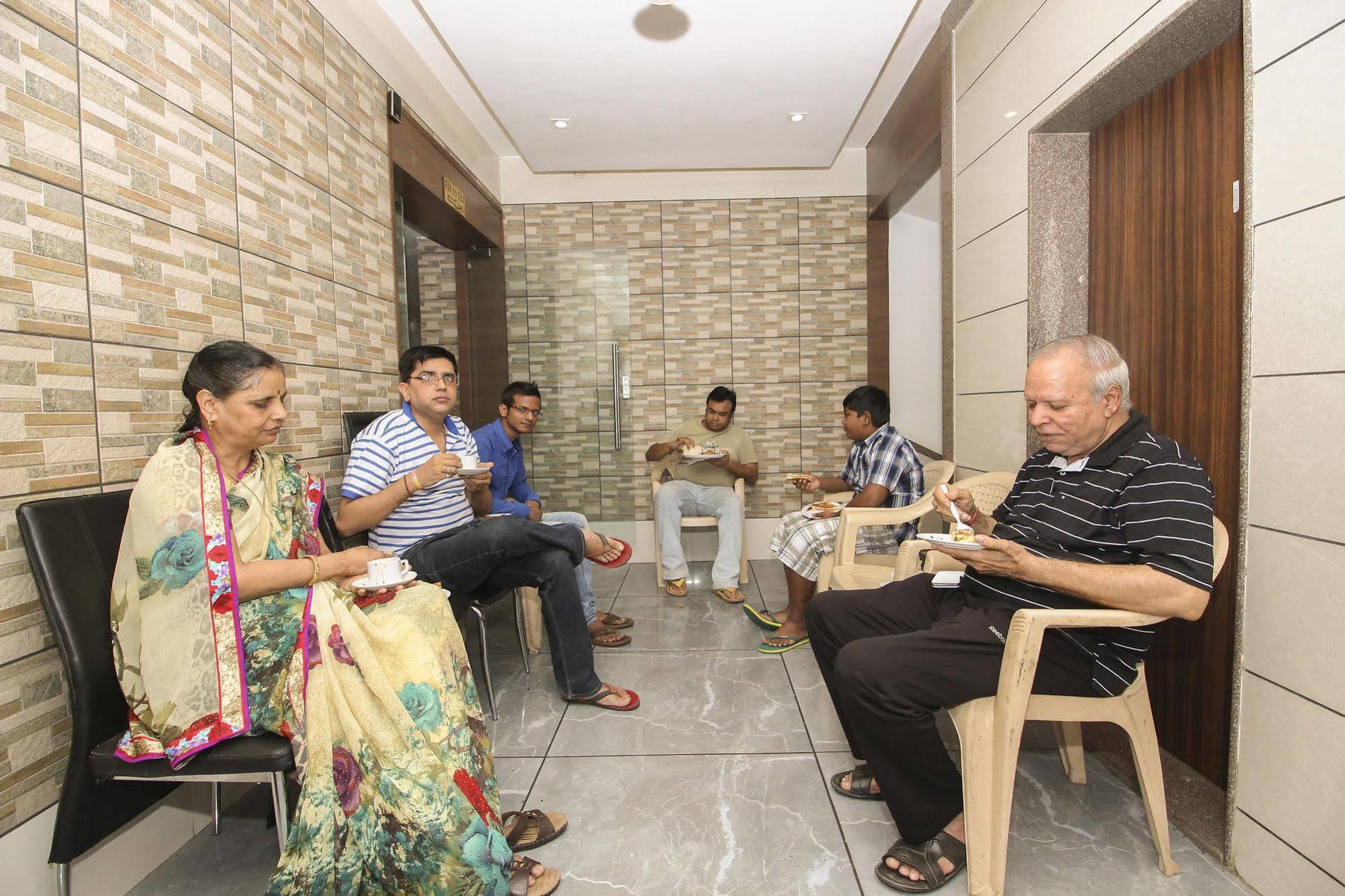 Hotel Salute Ahmedabad Exterior foto