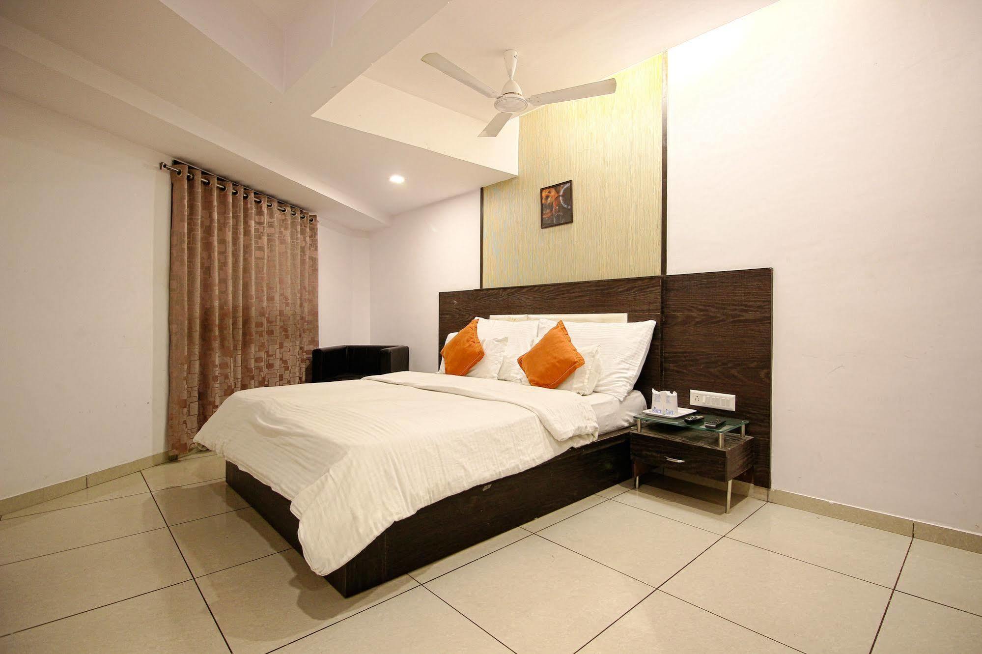 Hotel Salute Ahmedabad Exterior foto