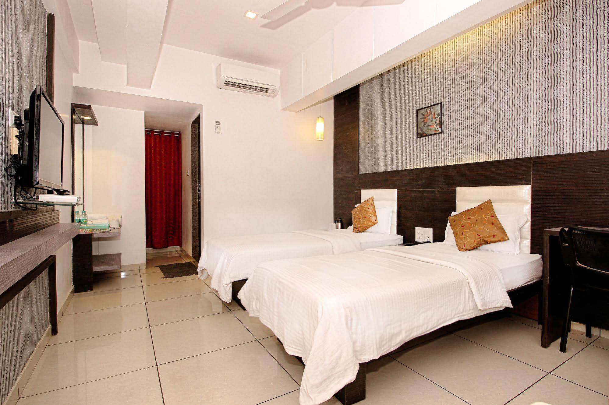 Hotel Salute Ahmedabad Exterior foto