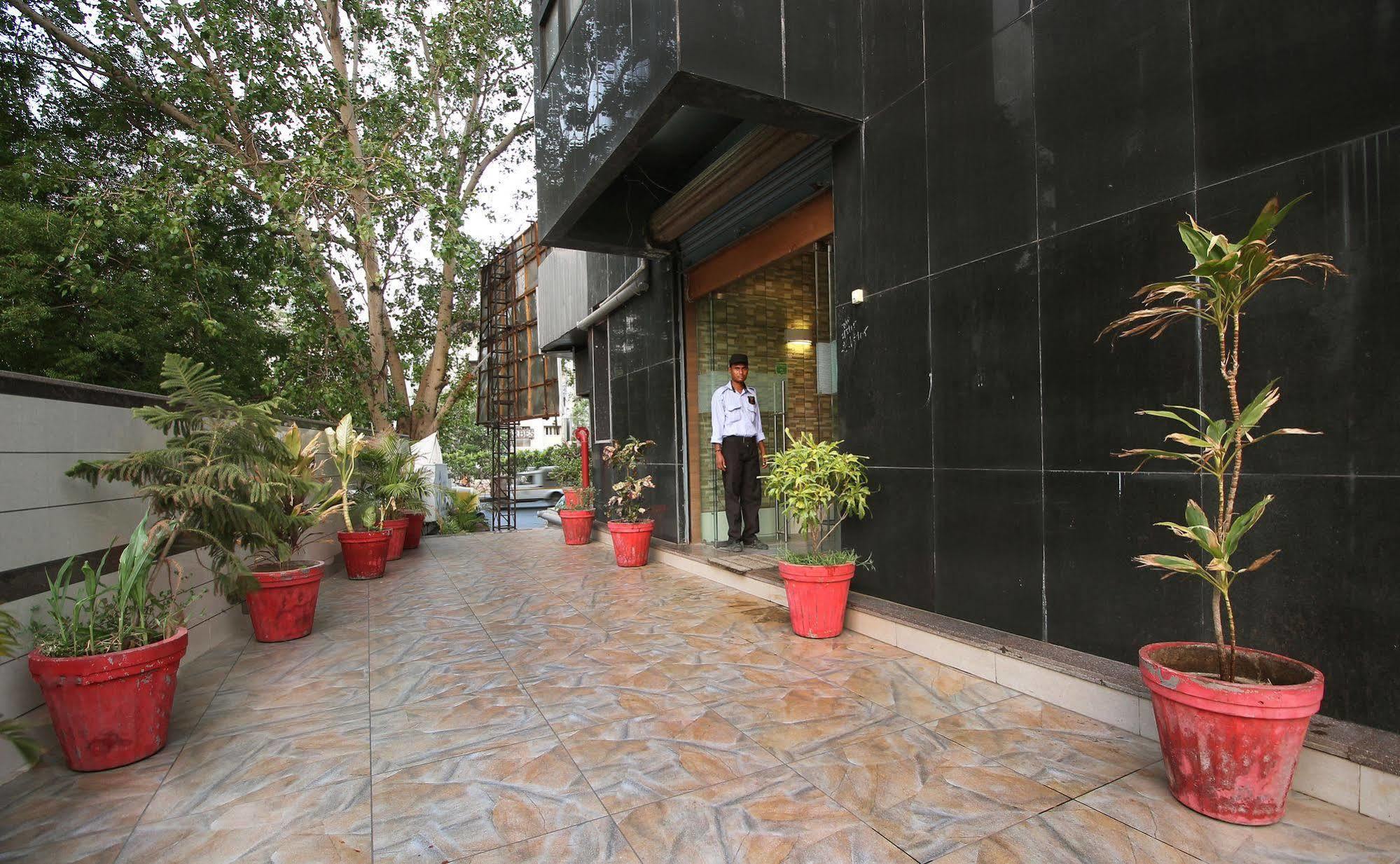 Hotel Salute Ahmedabad Exterior foto
