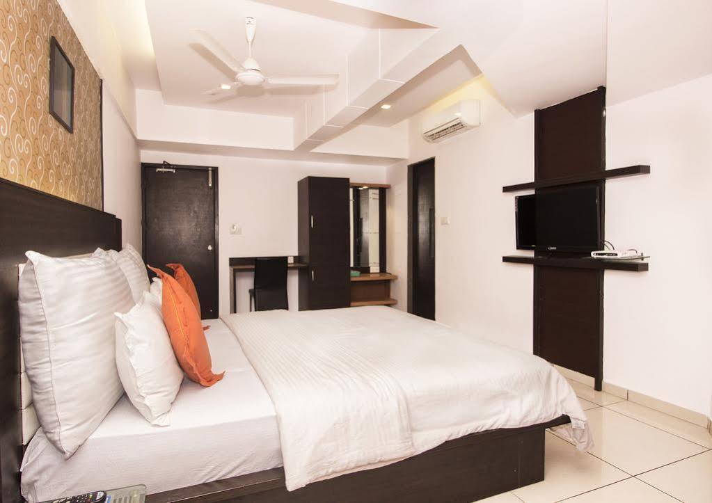 Hotel Salute Ahmedabad Exterior foto