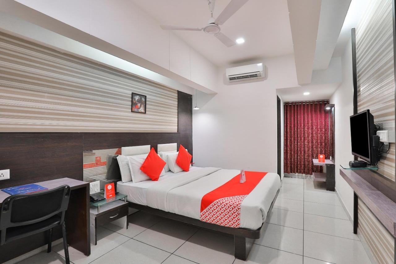 Hotel Salute Ahmedabad Exterior foto