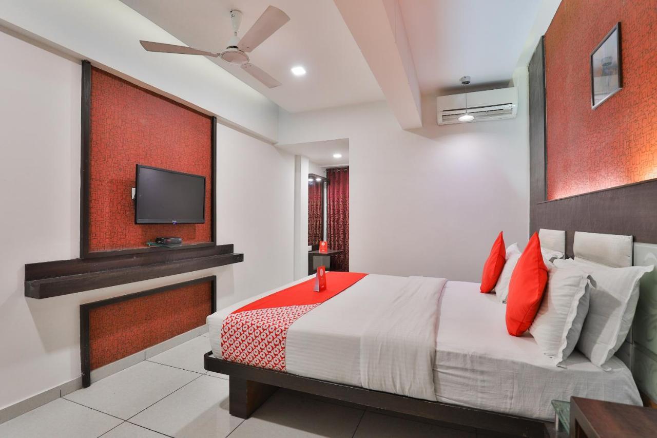 Hotel Salute Ahmedabad Exterior foto